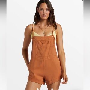 NWOT Billabong Wild Pursuit Romper Overalls - toffee , dark orange. L - Large.